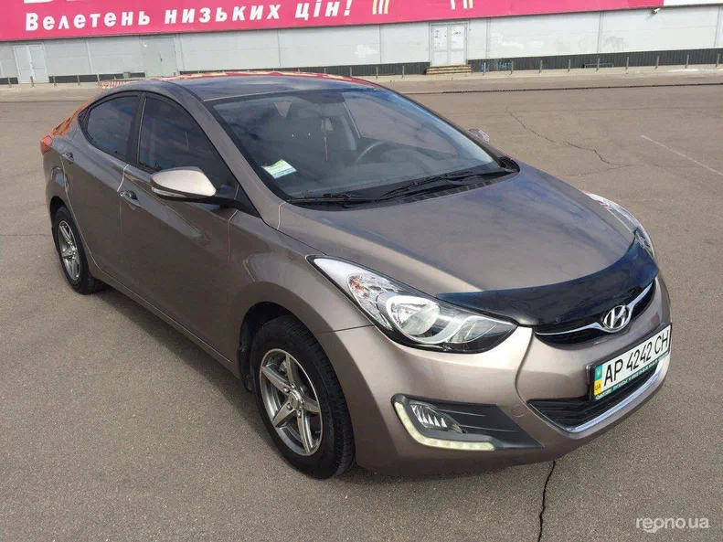 Hyundai Elantra 2012