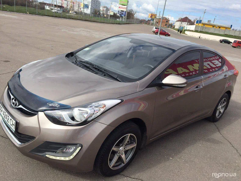 Hyundai Elantra 2012