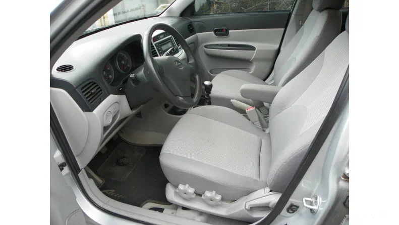 Hyundai Accent 2008 - 5
