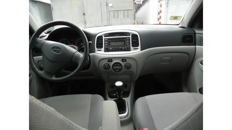 Hyundai Accent 2008 - 8