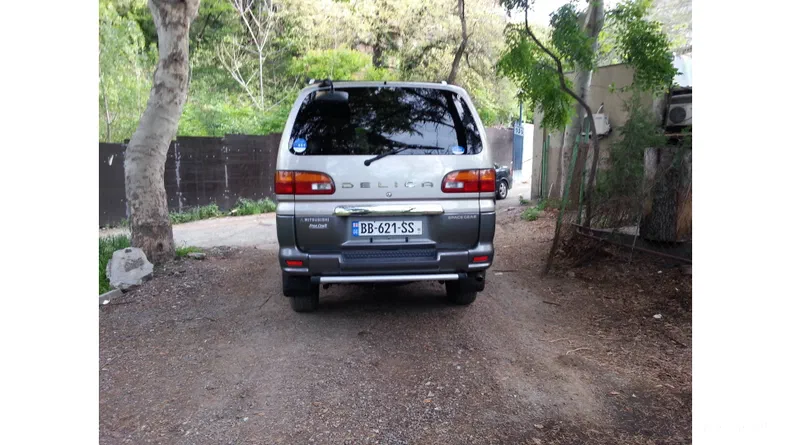 Mitsubishi Galant 2001