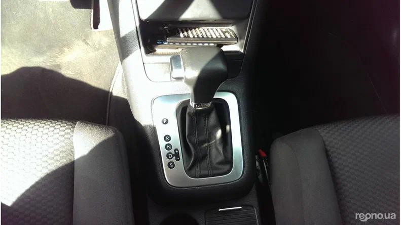 Volkswagen Golf 2010 - 7