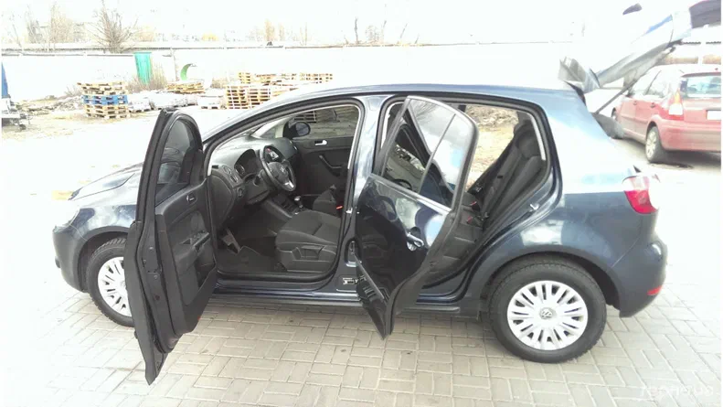 Volkswagen Golf 2010 - 8