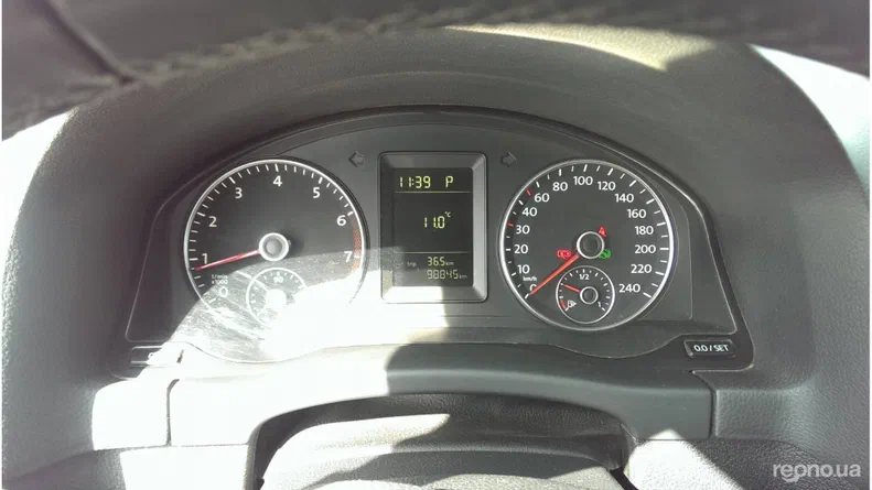 Volkswagen Golf 2010 - 9