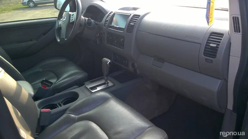 Nissan Navara (Frontier) 2005 - 8