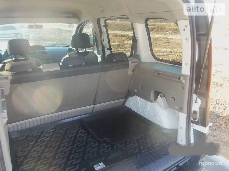 Renault Kangoo 2010 - 13