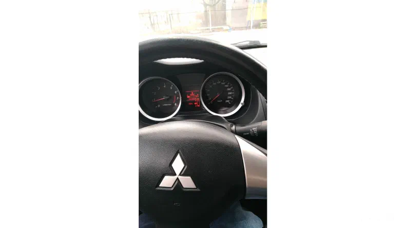 Mitsubishi Lancer 2011 - 11