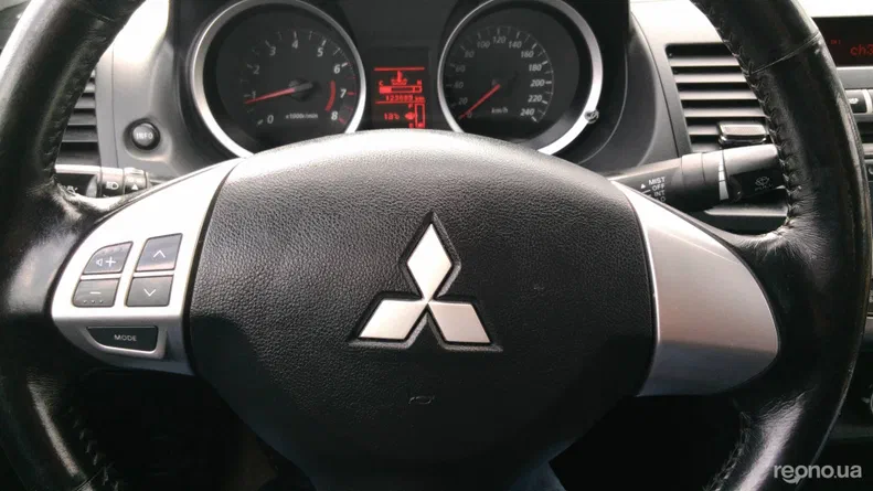 Mitsubishi Lancer 2011