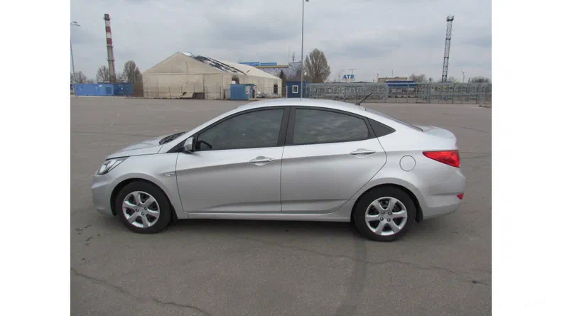 Hyundai Accent 2012