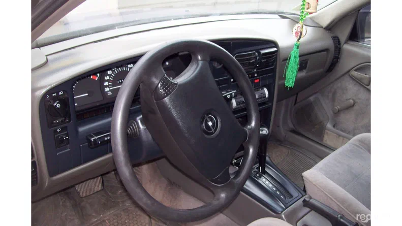 Opel Omega 1990 - 5