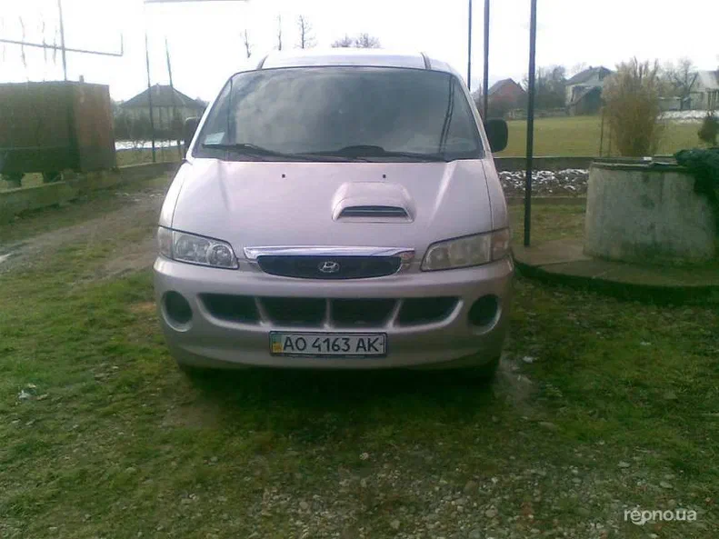 Hyundai H-1 2001