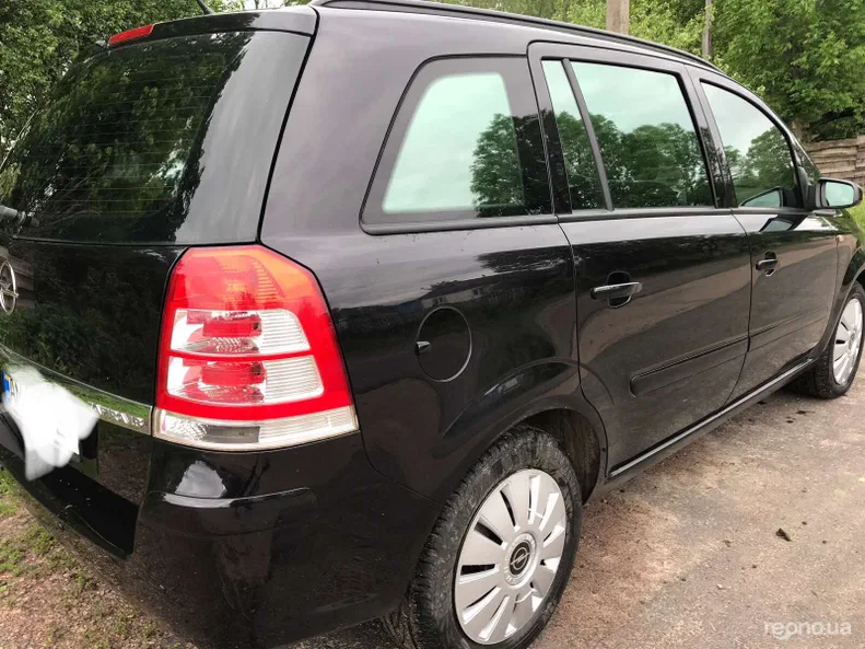 Opel Zafira 2008 - 13