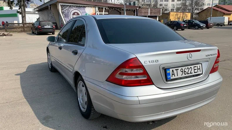 Mercedes-Benz C-Клас 2004 - 7