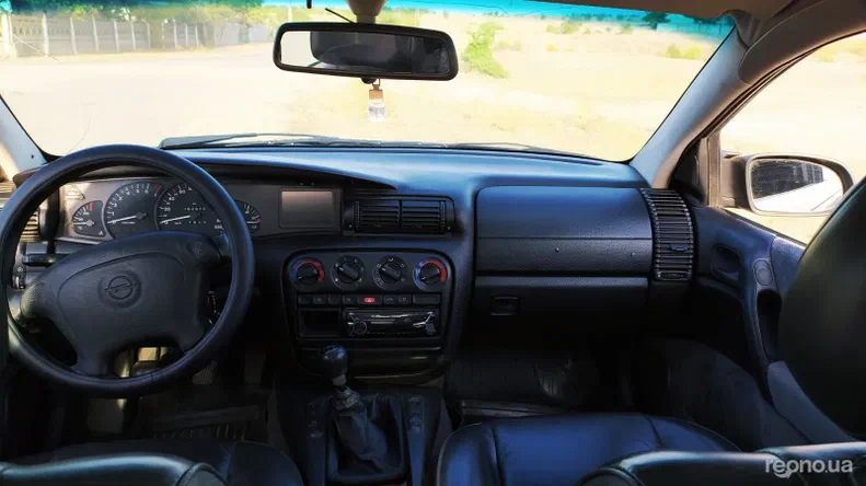 Opel Omega 1995 - 9
