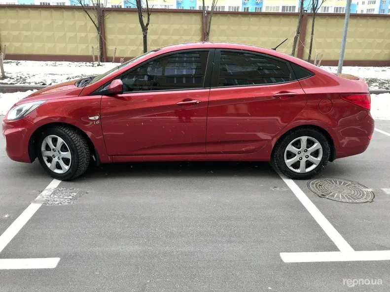 Hyundai Accent 2011 - 10