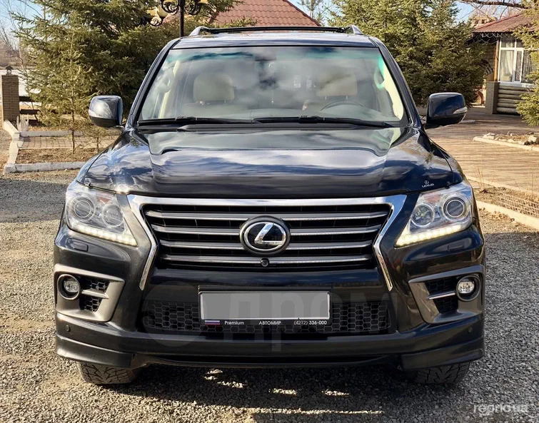 Lexus LX 2013