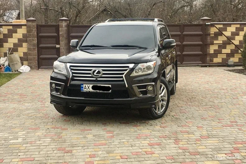 Lexus LX 2013