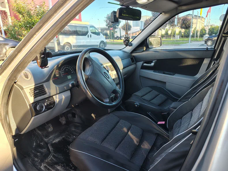 Lada (ВАЗ) Priora 2010 - 8