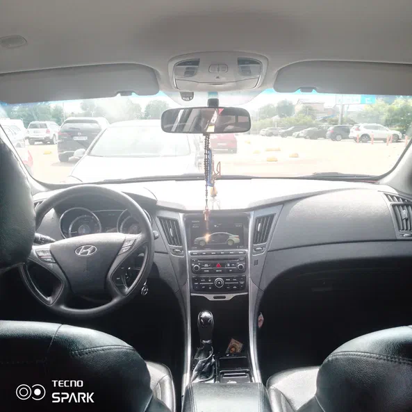 Hyundai Sonata 2013 - 11