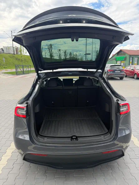 Tesla Model Y 2022 - 9