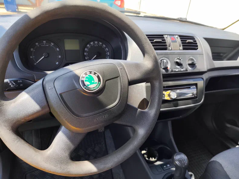 Skoda Fabia 2010 - 12