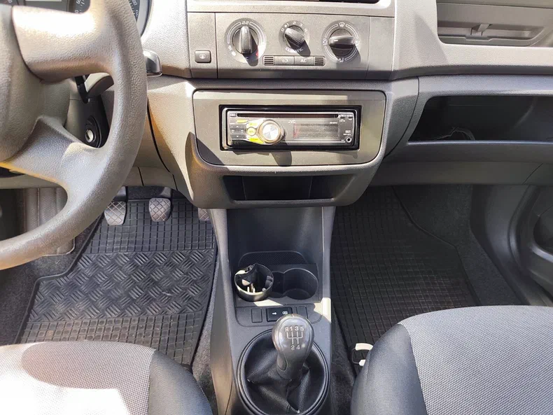 Skoda Fabia 2010 - 14