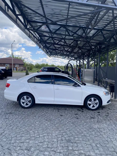 Volkswagen Jetta 2011 - 3