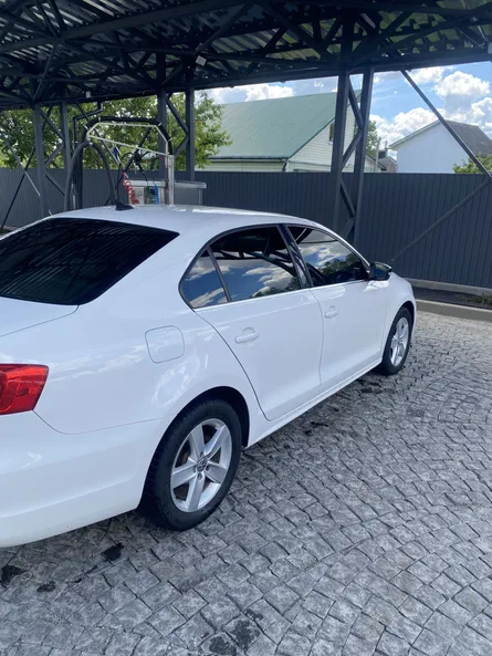 Volkswagen Jetta 2011 - 10