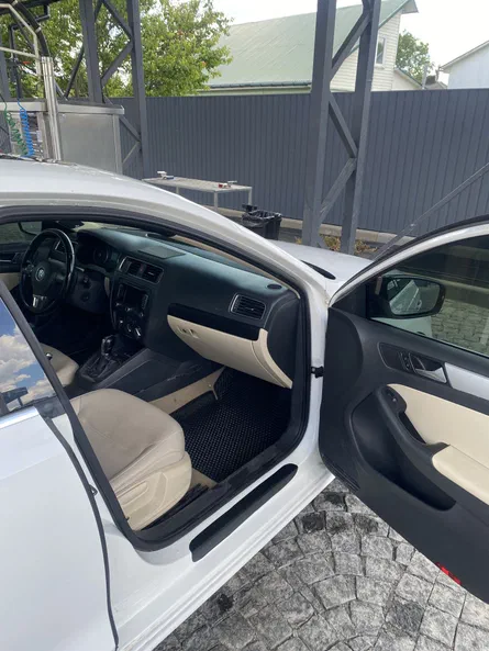Volkswagen Jetta 2011 - 8