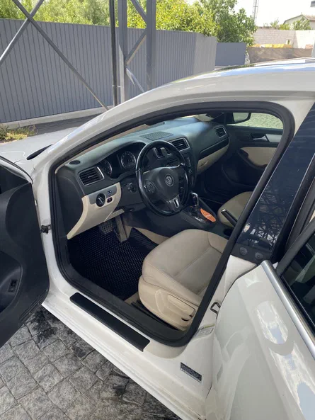 Volkswagen Jetta 2011 - 11