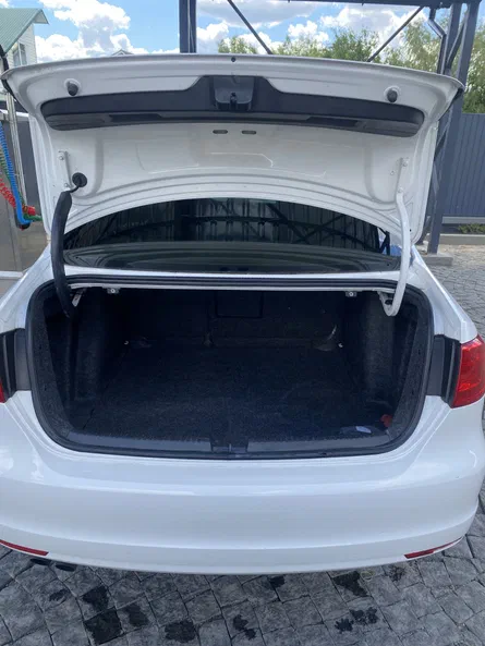 Volkswagen Jetta 2011 - 9
