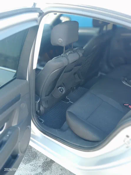 Renault Laguna 2010 - 3
