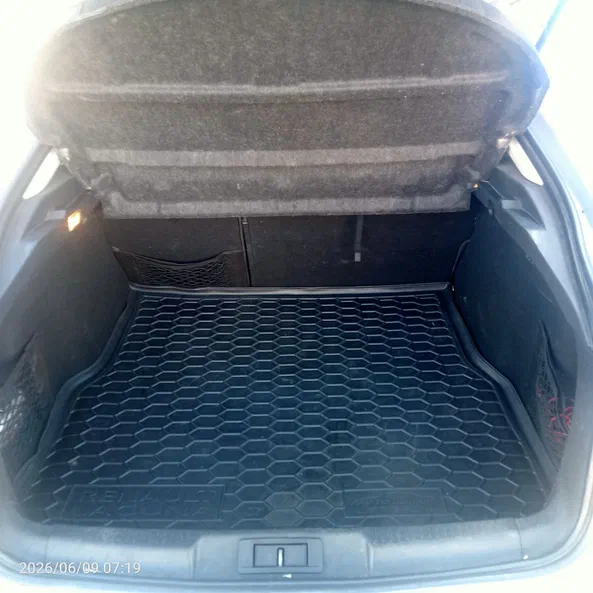 Renault Laguna 2010 - 6
