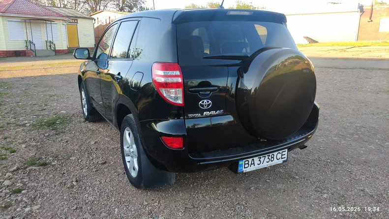 Toyota RAV4 2011 - 14