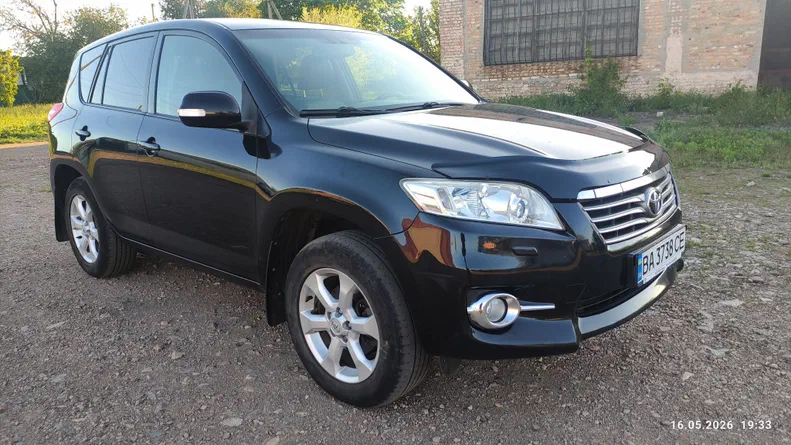 Toyota RAV4 2011 - 8