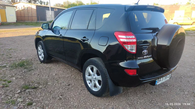 Toyota RAV4 2011 - 11