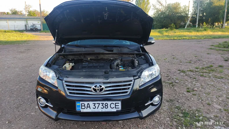 Toyota RAV4 2011 - 4