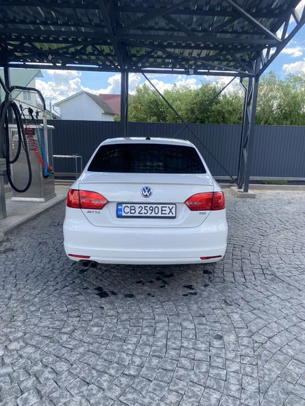 Volkswagen Jetta 2011 - 12