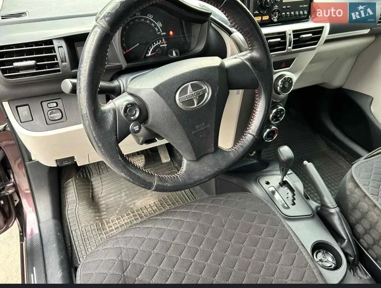 Scion iQ 2013 - 2