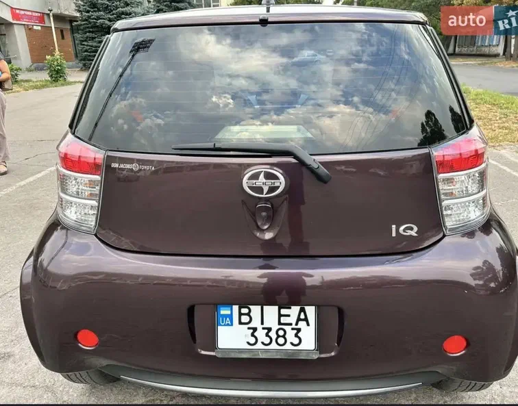 Scion iQ 2013 - 1