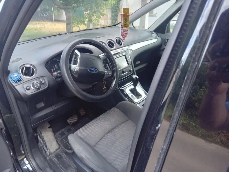 Ford S-MAX 2014 - 19