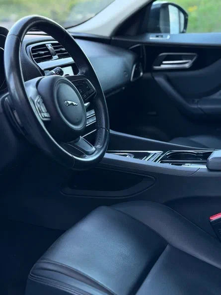 Jaguar F-Pace 2016 - 16