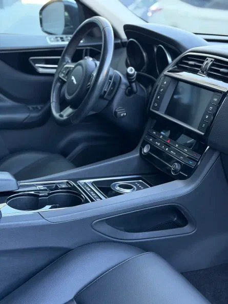 Jaguar F-Pace 2016 - 18