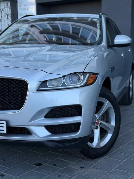Jaguar F-Pace 2016 - 10