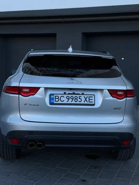 Jaguar F-Pace 2016 - 26
