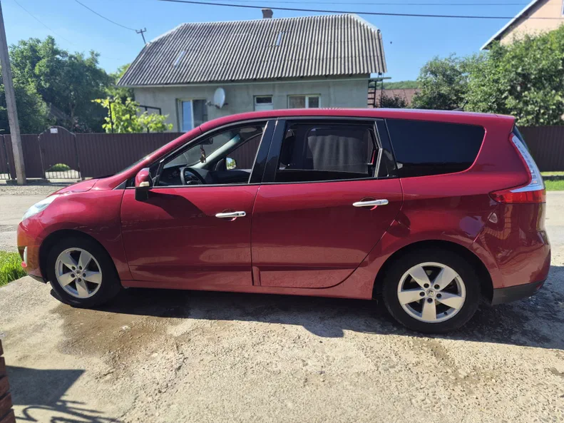 Renault Scenic 2011 - 4