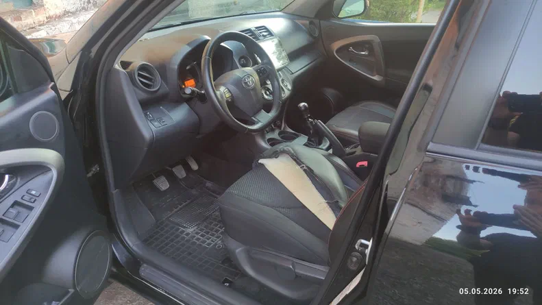 Toyota RAV4 2011 - 0