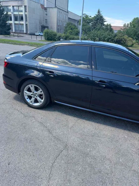 Audi A4 2018 - 11