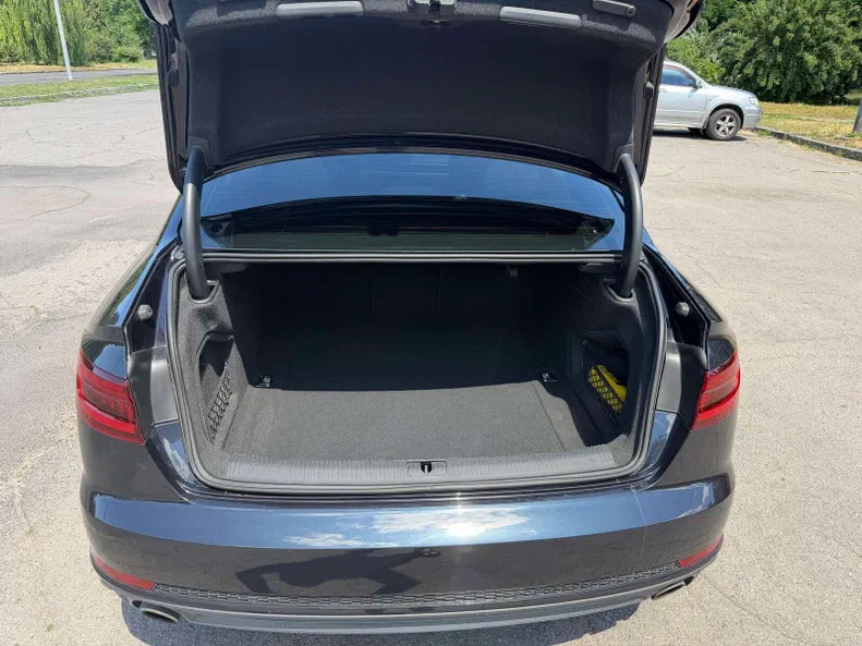 Audi A4 2018 - 9