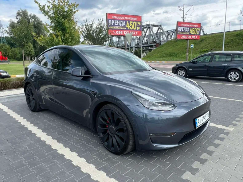 Tesla Model Y 2022 - 1